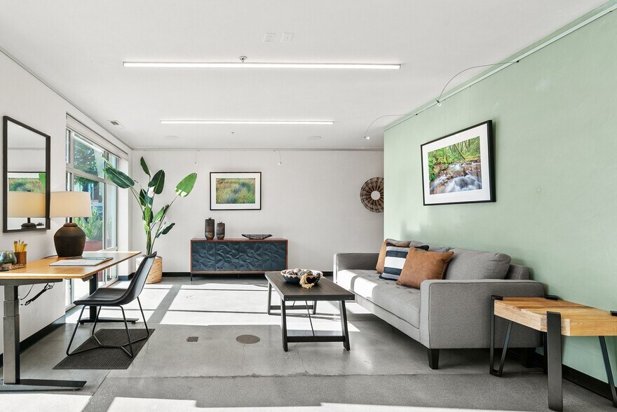 More Photos Of 108 High Rd, Santa Cruz Flex For Sale