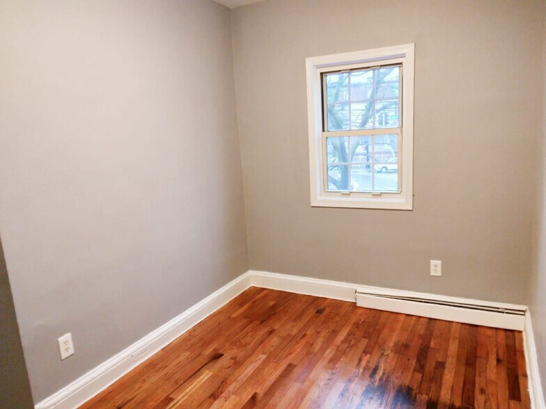 More Photos Of 443 Jackson Ave, Elizabeth Storefront Retail Residential For Sale