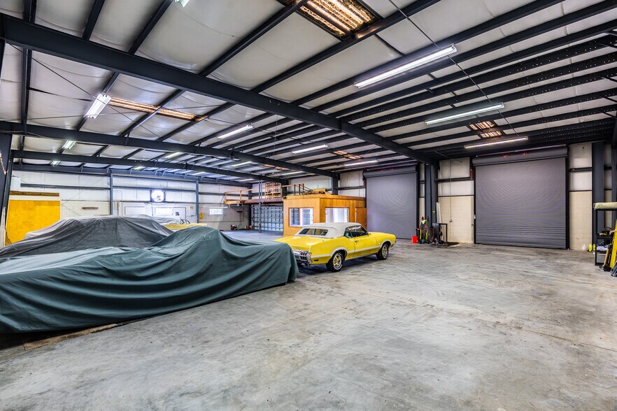 More Photos Of 925 13th Ln, Vero Beach Warehouse For Sale