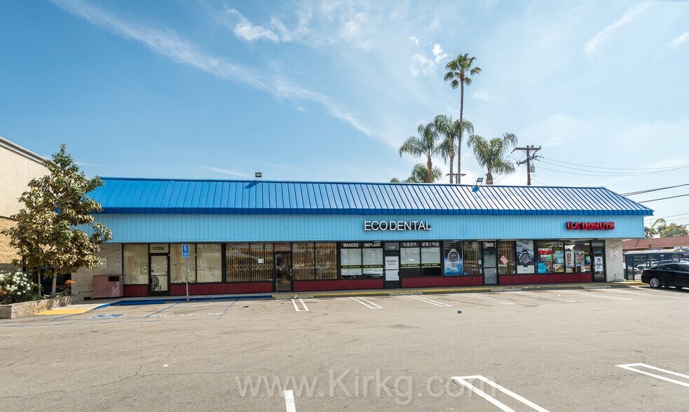 More Photos Of 17326 Pioneer Blvd, Artesia Freestanding For Sale