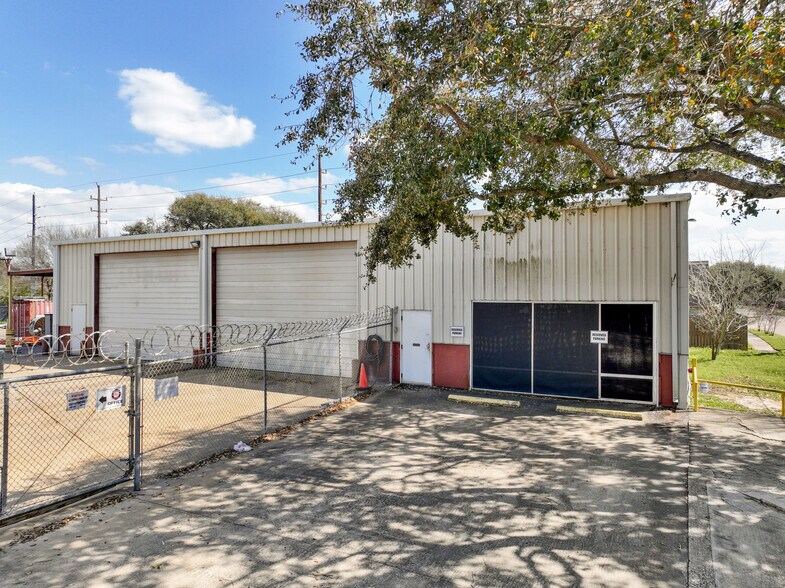 More Photos Of 115 Cinnamon Dr, Katy Flex For Sale