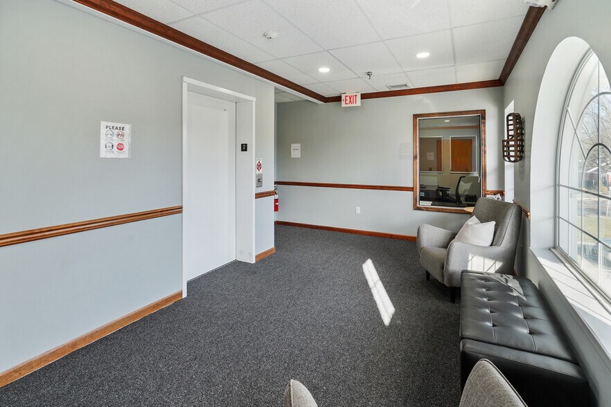More Photos Of 750 Broad St, Shrewsbury Office For Lease