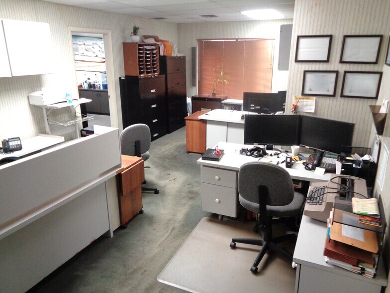 More Photos Of 7800 W Oakland Park Blvd, Sunrise Medical For Sale