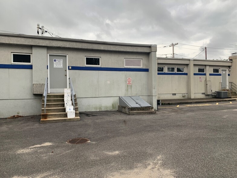 More Photos Of 111 Carleton Ave, Islip Terrace Medical For Lease