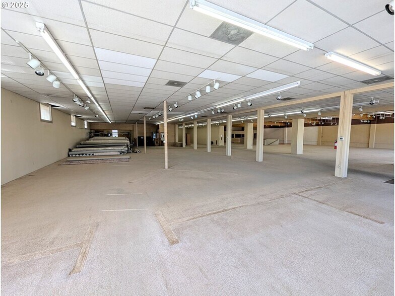 More Photos Of 1520 Adams Ave, La Grande Storefront Retail Office For Sale