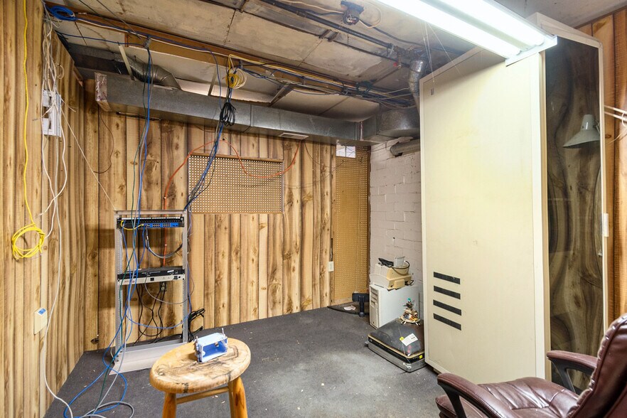 More Photos Of 1223 E Caro Rd, Caro Storefront For Sale