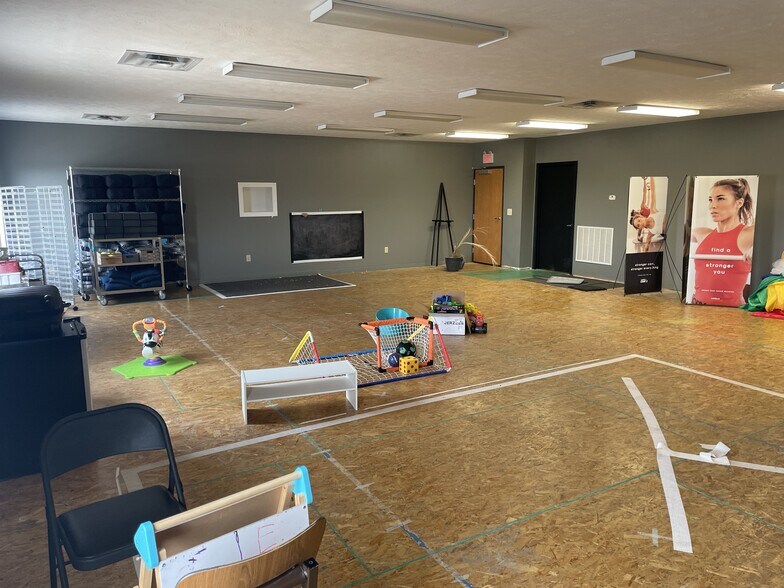 More Photos Of 810 E 56th St, Kearney Office For Lease