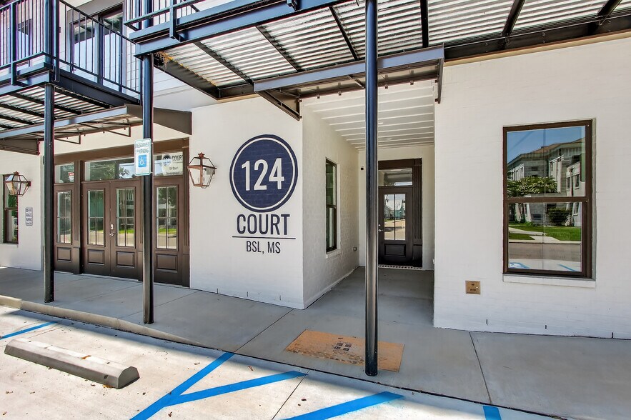 More Photos Of 124 Court St, Bay Saint Louis Office For Sale
