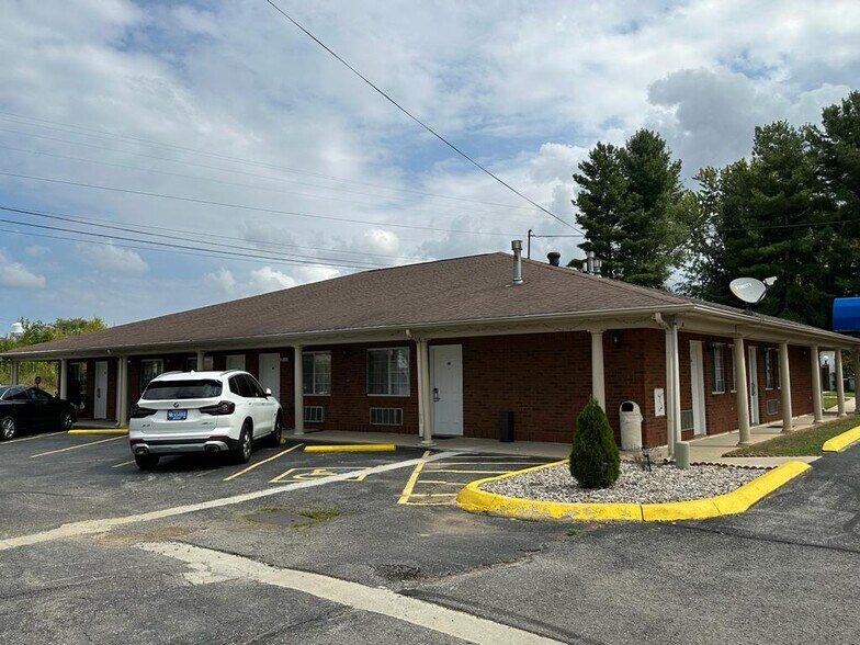 More Photos Of 1500 Edmonton Rd, Tompkinsville Hotel For Sale