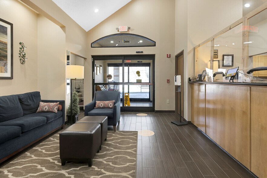 More Photos Of 5558 Lee Hwy, Atkins Hotel For Sale