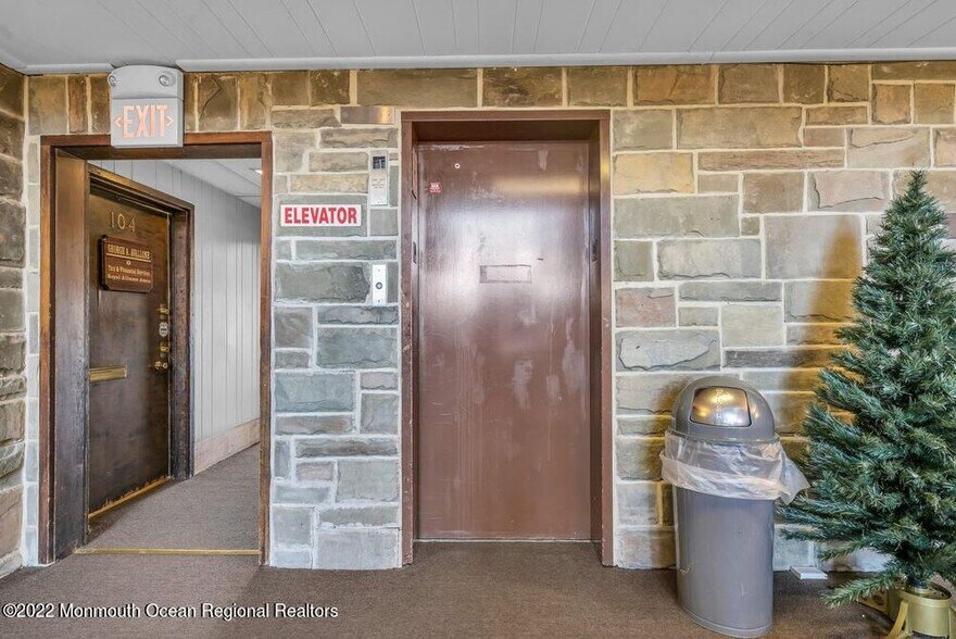 More Photos Of 445 Brick Blvd, Brick Medical For Lease