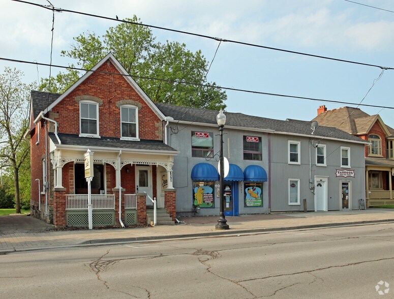 Primary Photo Of 6385-6391 Main St, Whitchurch-Stouffville Storefront For Sale