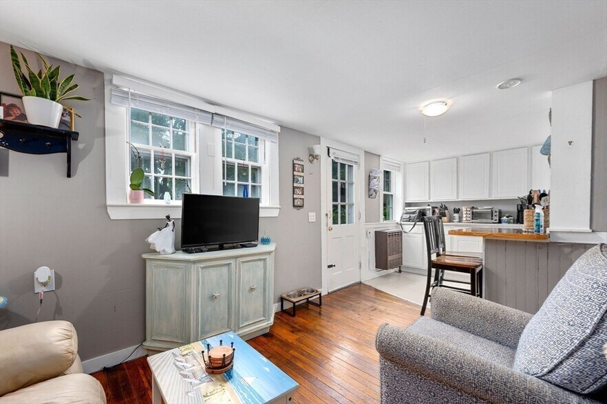 More Photos Of 37 School St, Hyannis Apartments For Sale