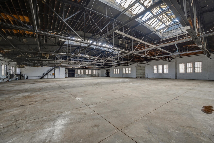More Photos Of 1423 W 59th St, Chicago Warehouse For Lease