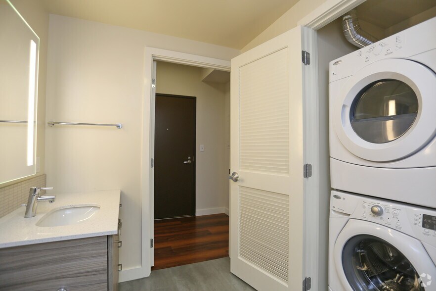 More Photos Of 2105 5th Ave, Seattle Apartments For Lease