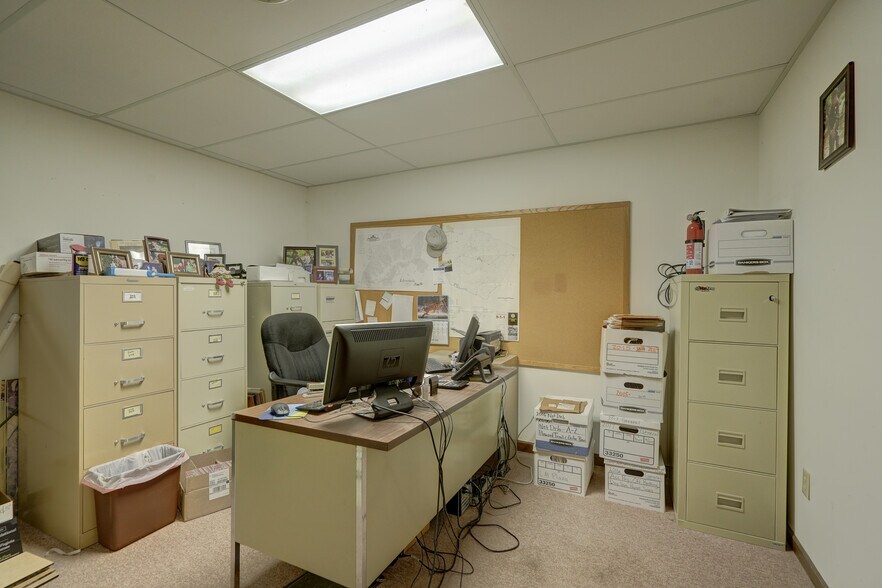 More Photos Of 2704 Lake Monticello Rd, Palmyra Office For Sale