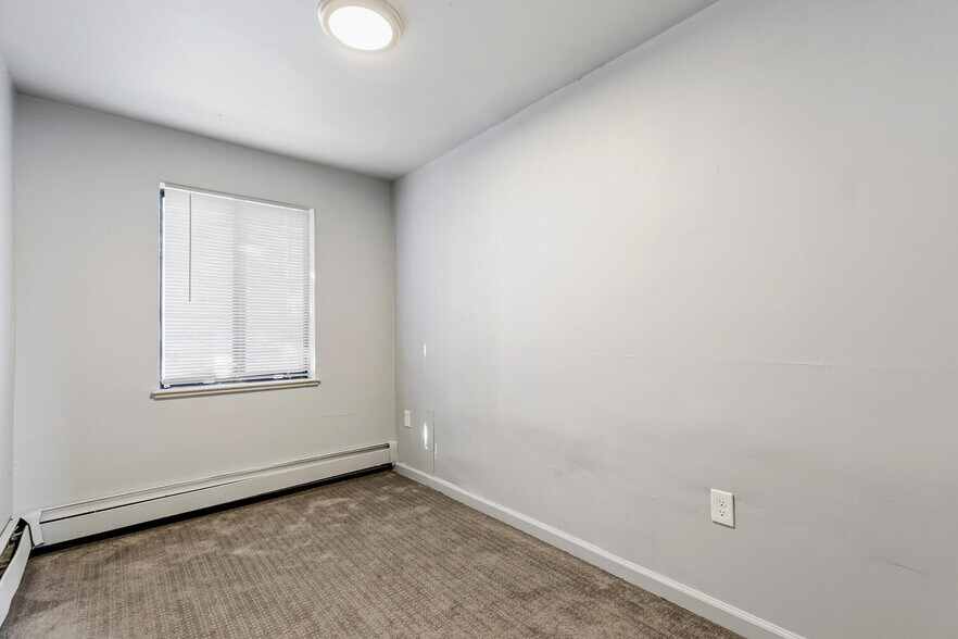 More Photos Of 1467 Joliet St, Aurora Apartments For Sale