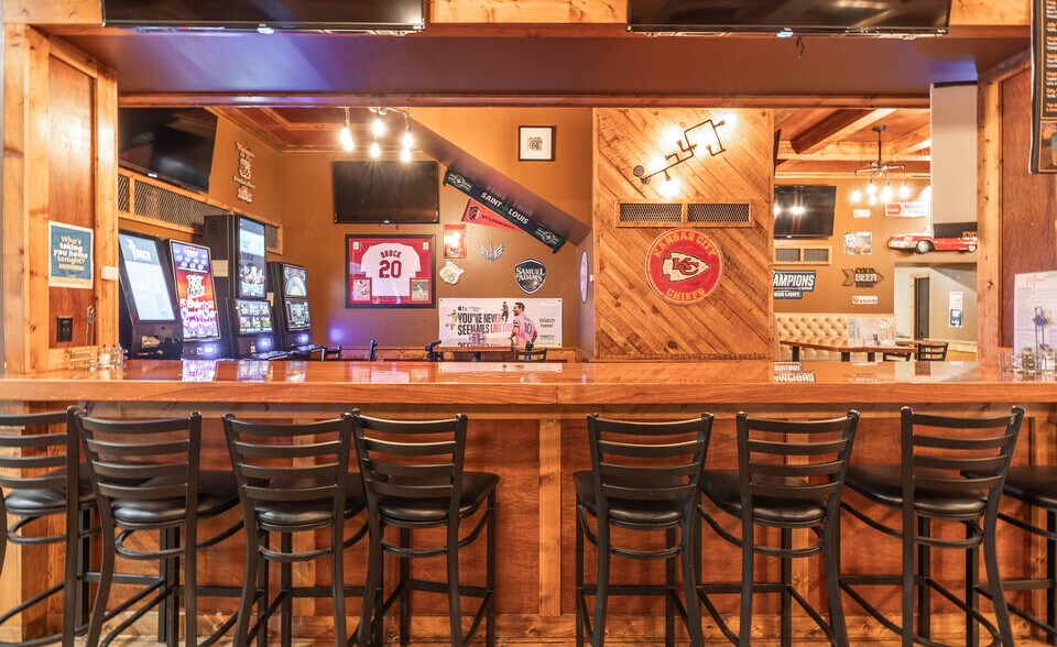 More Photos Of 717 N Pine St, Rolla Restaurant For Sale