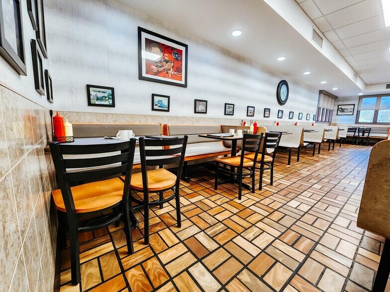 More Photos Of 75 W Carleton Rd, Hillsdale Restaurant For Sale