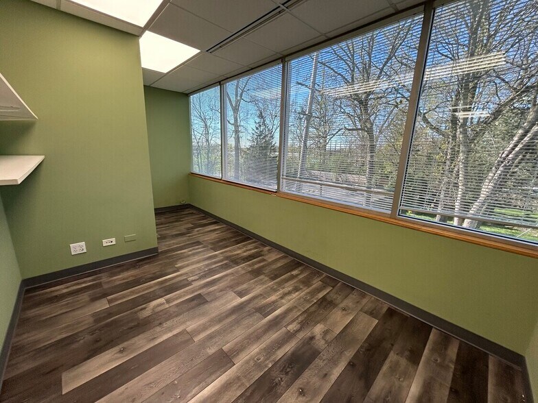 More Photos Of 3612 Lake Ave, Wilmette Medical For Lease