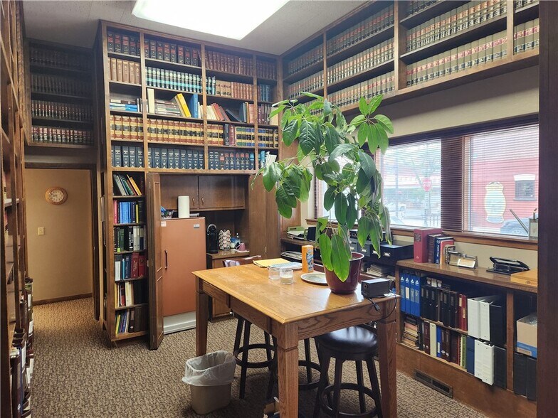 More Photos Of 104 Main St, Black River Falls Flex For Sale