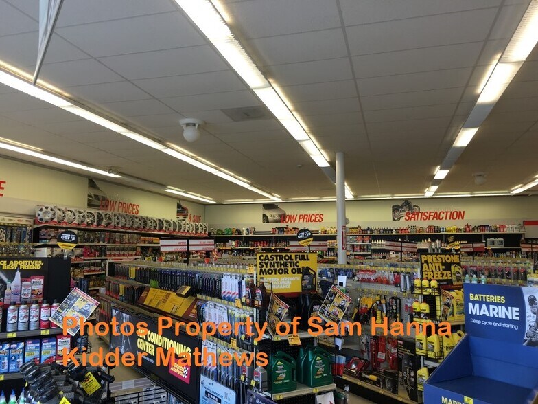 More Photos Of 255 Meadow Glen Dr, Ottawa Freestanding For Sale