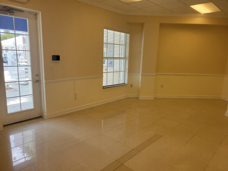 More Photos Of 1000-1032 Tamiami Trl, Port Charlotte Unknown For Lease