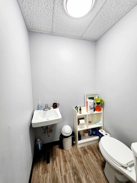 More Photos Of 709 Maine St, Quincy General Retail For Sale