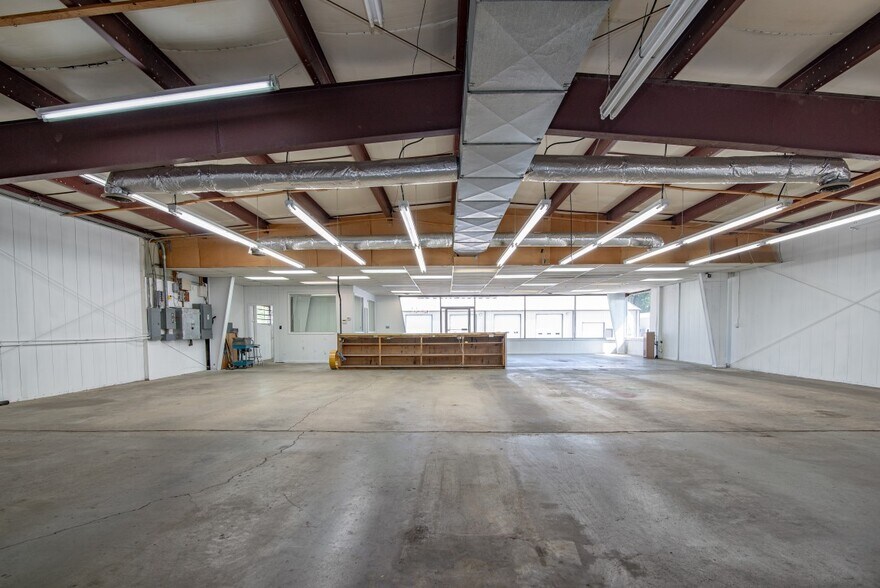 More Photos Of 716 High St, Brandenburg Freestanding For Sale