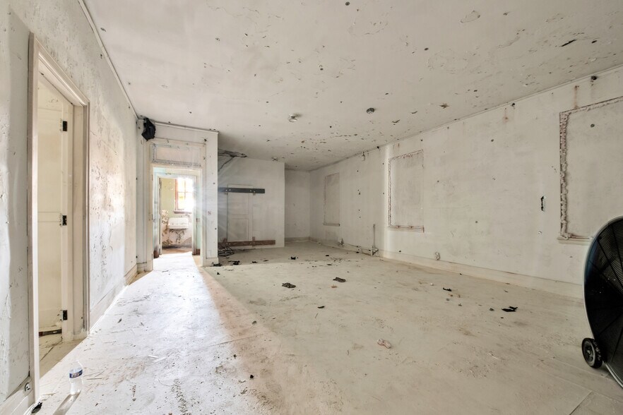More Photos Of 9137 Linwood St, Detroit Specialty For Sale