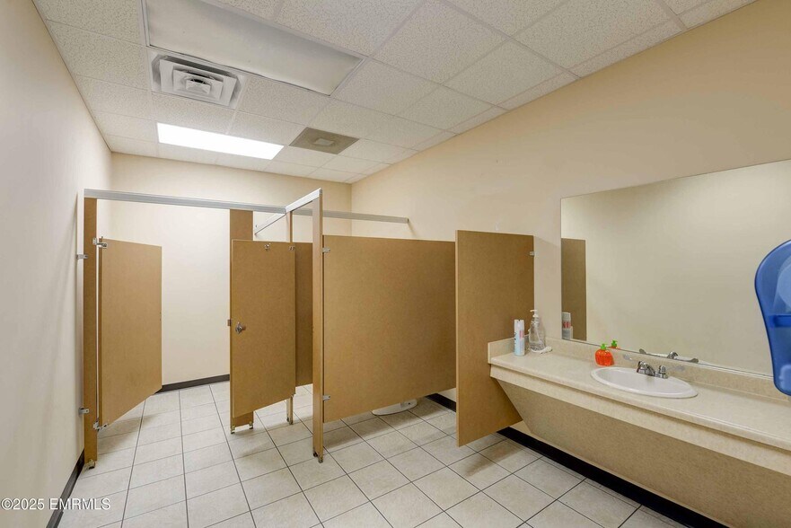 More Photos Of 2000 Highway 19 N, Meridian Office For Sale