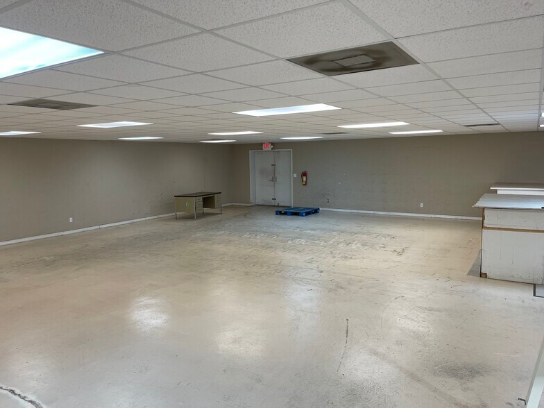 More Photos Of 110 1/2 Northgate Rd, Natchez Warehouse For Sale
