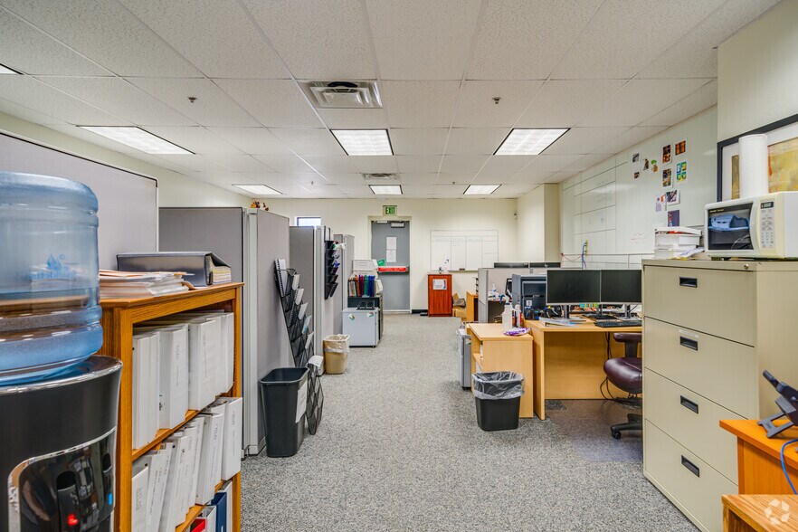 More Photos Of 711 E Carefree Hwy, Phoenix Unknown For Lease