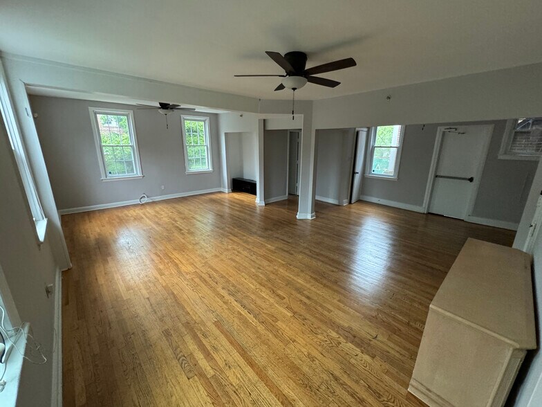 More Photos Of 4612 College Ave, College Park Sorority Fraternity House For Sale