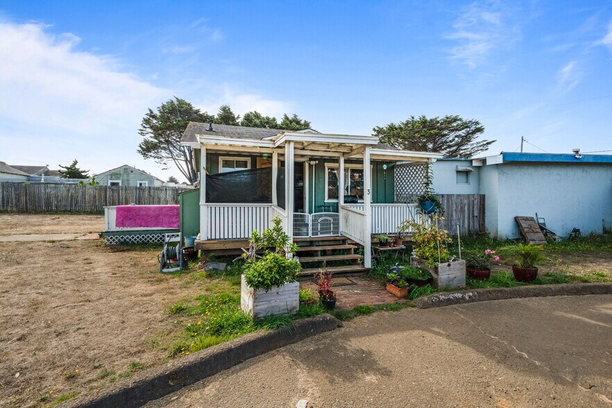 More Photos Of 18781 N Highway 1, Fort Bragg Flex For Sale