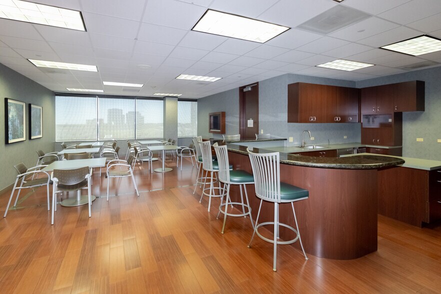 More Photos Of 10260 Westheimer Rd, Houston Office For Sale