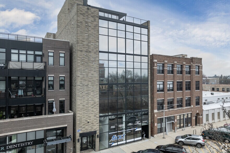 More Photos Of 4545 N Ravenswood Ave, Chicago Loft Creative Space For Sale