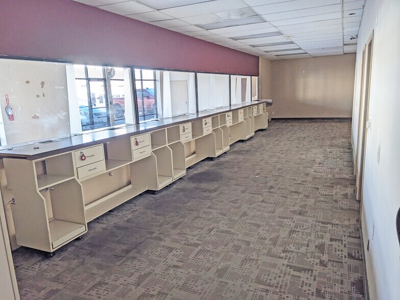 More Photos Of 6740 Reseda Blvd, Reseda Unknown For Lease