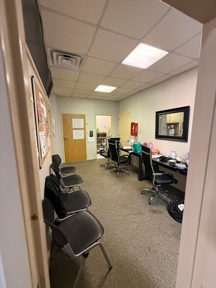 More Photos Of 421 N Sam Rayburn Fwy, Sherman Medical For Lease
