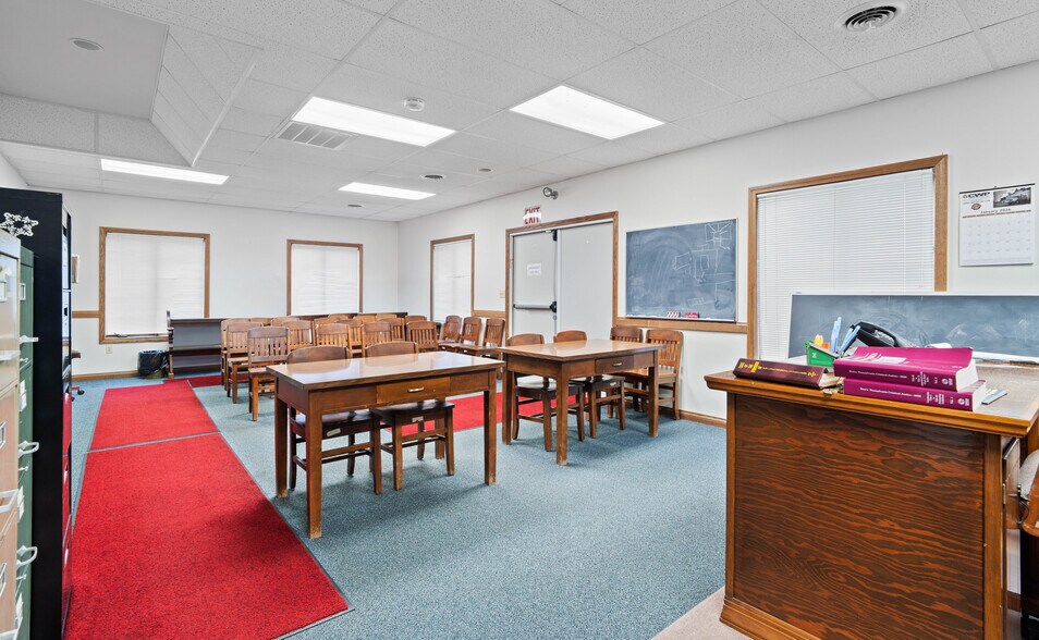 More Photos Of 900 Leonard St, Clearfield Office For Lease