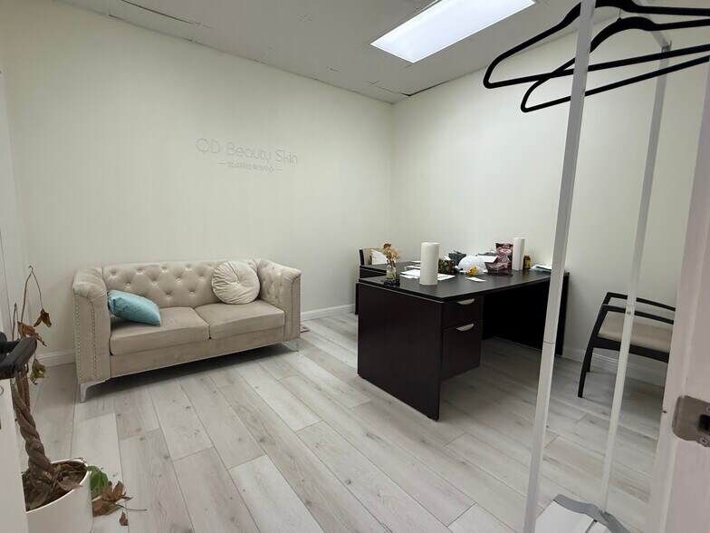 More Photos Of 9889 Bellaire Blvd, Houston General Retail For Sale