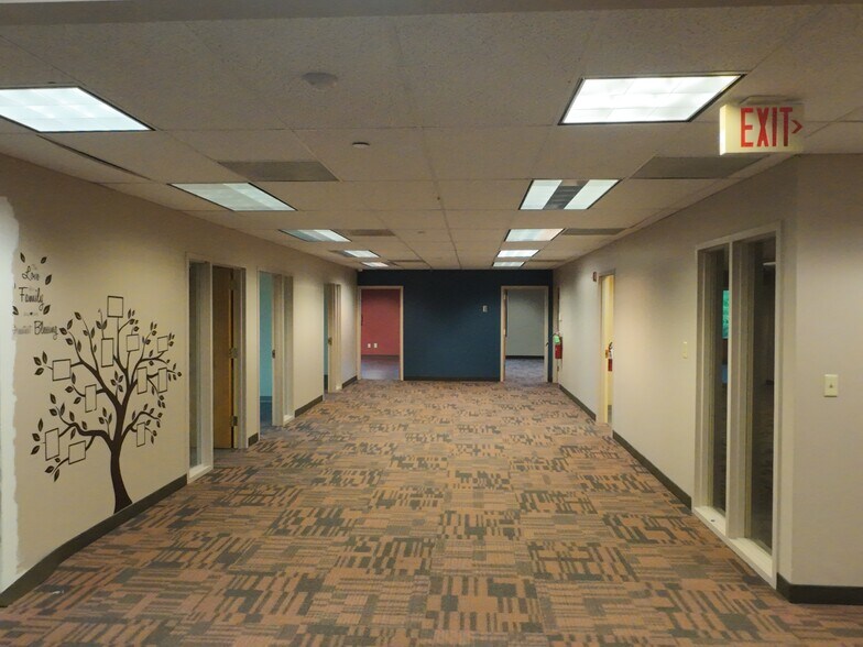 More Photos Of 67 Walnut Ave, Clark Office For Lease