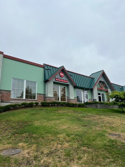 More Photos Of 1551 SE Piperberry Way, Port Orchard Storefront Retail Office For Lease