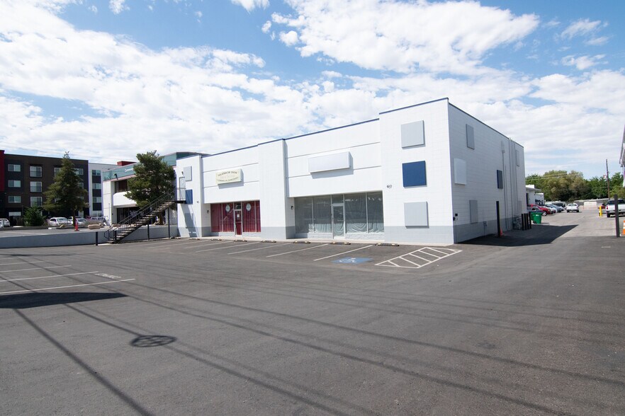More Photos Of 425 Gentry Way, Reno Office For Lease