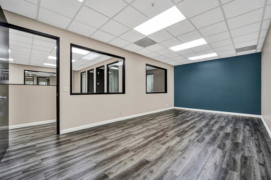 More Photos Of 28 Hammond, Irvine Warehouse For Sale