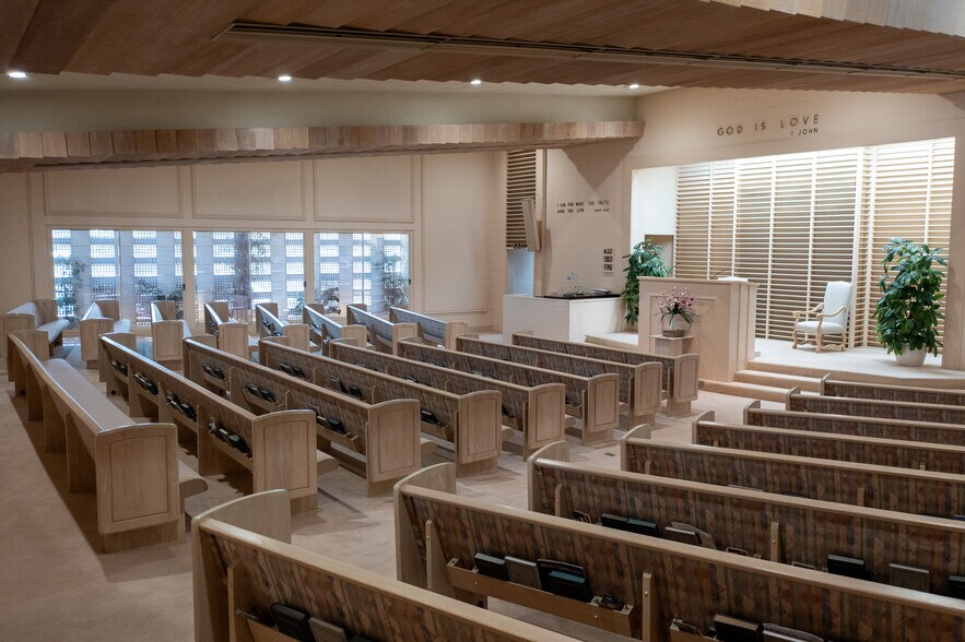 More Photos Of 605 S Riverside Dr, Palm Springs Religious Facility For Sale