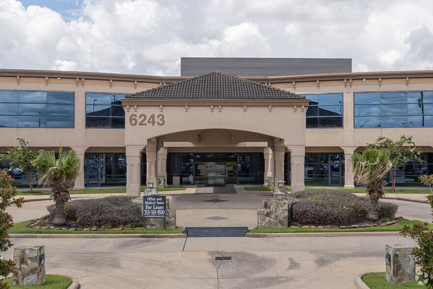 Primary Photo Of 6243 Fairmont Pky, Pasadena Medical For Lease