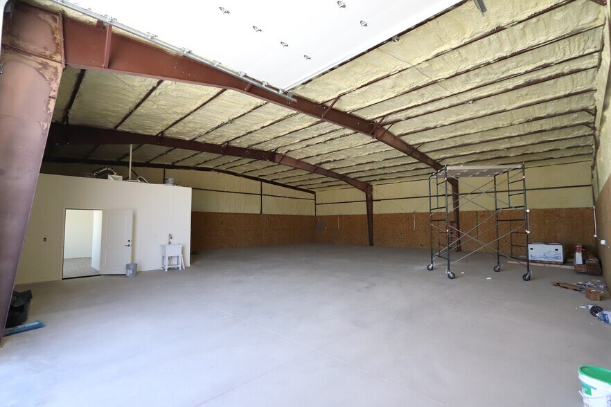 More Photos Of 3942 Frontage rd, Bullhead City Warehouse For Sale