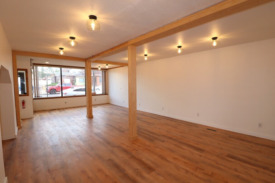 More Photos Of 309 Main St E, Ashland Storefront Retail Office For Lease