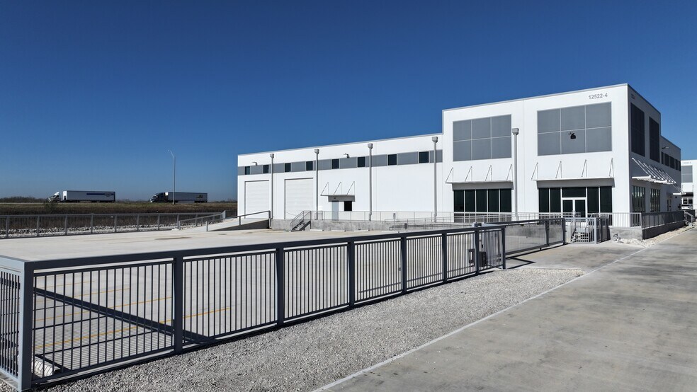 More Photos Of 12522 FM 1625, Creedmoor Warehouse For Sale